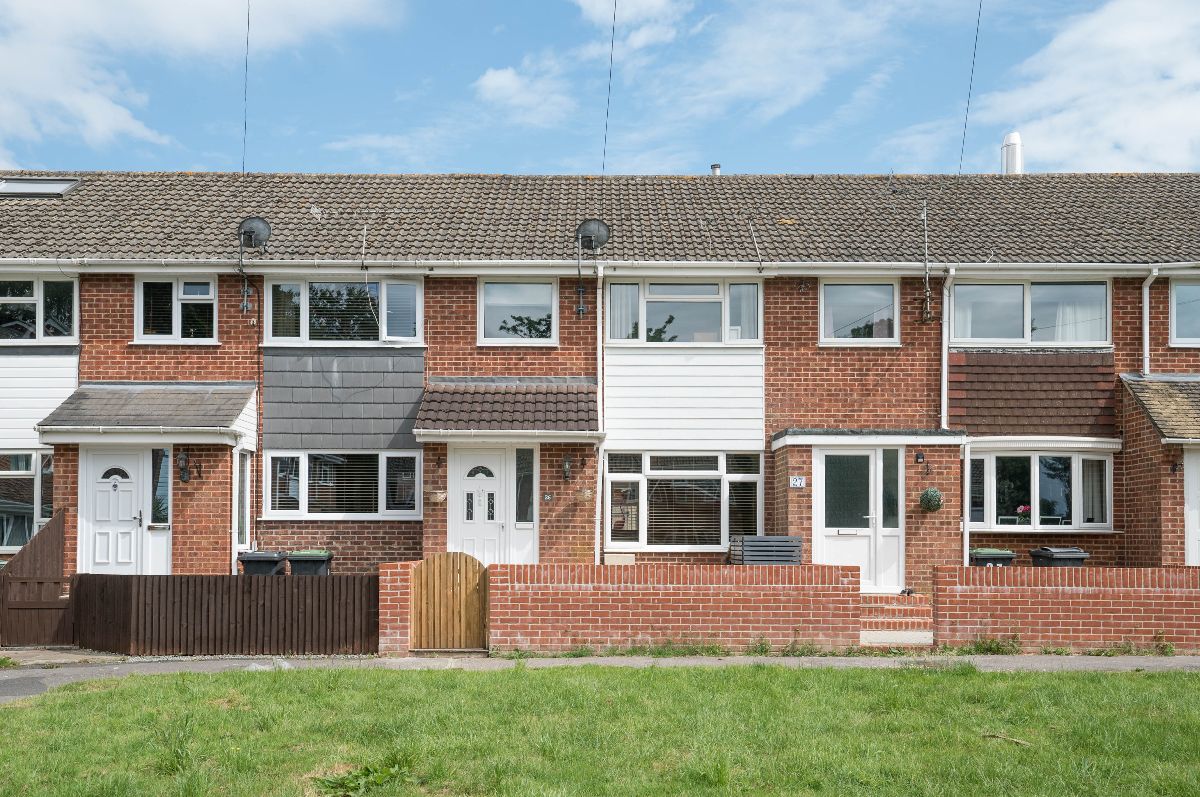 Forest Close, Cowplain, PO8 8JE A.J.Eyre and Sons