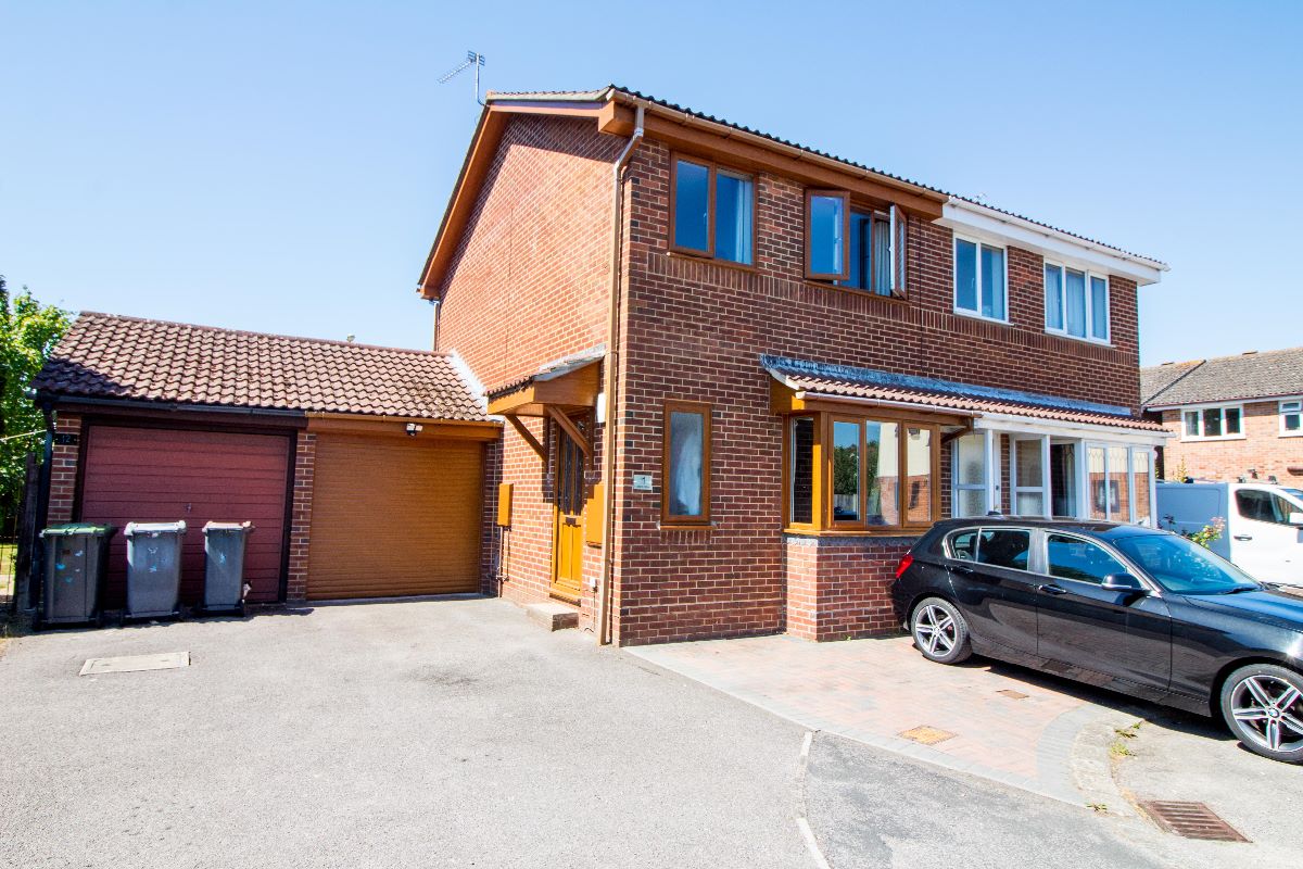 Shire Close, Waterlooville, PO7 8RQ A.J.Eyre and Sons