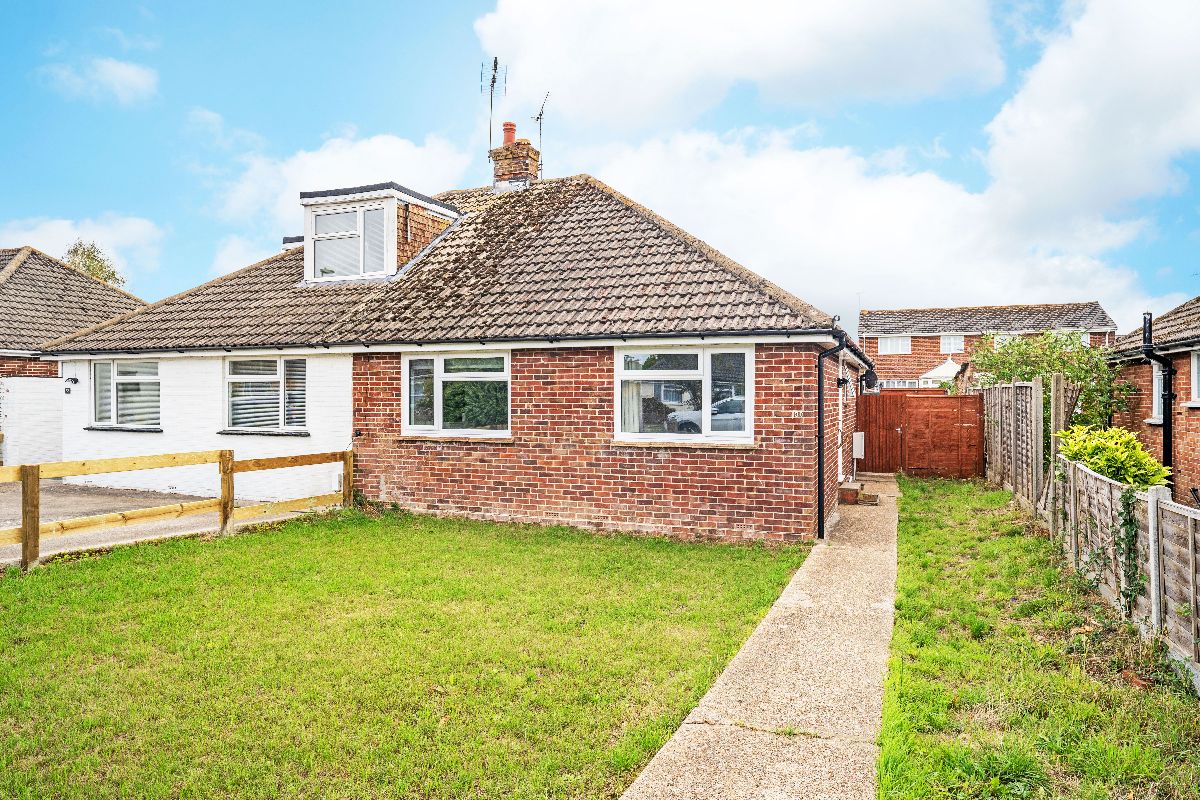 Buckland Close, Waterlooville, PO7 6EE A.J.Eyre and Sons