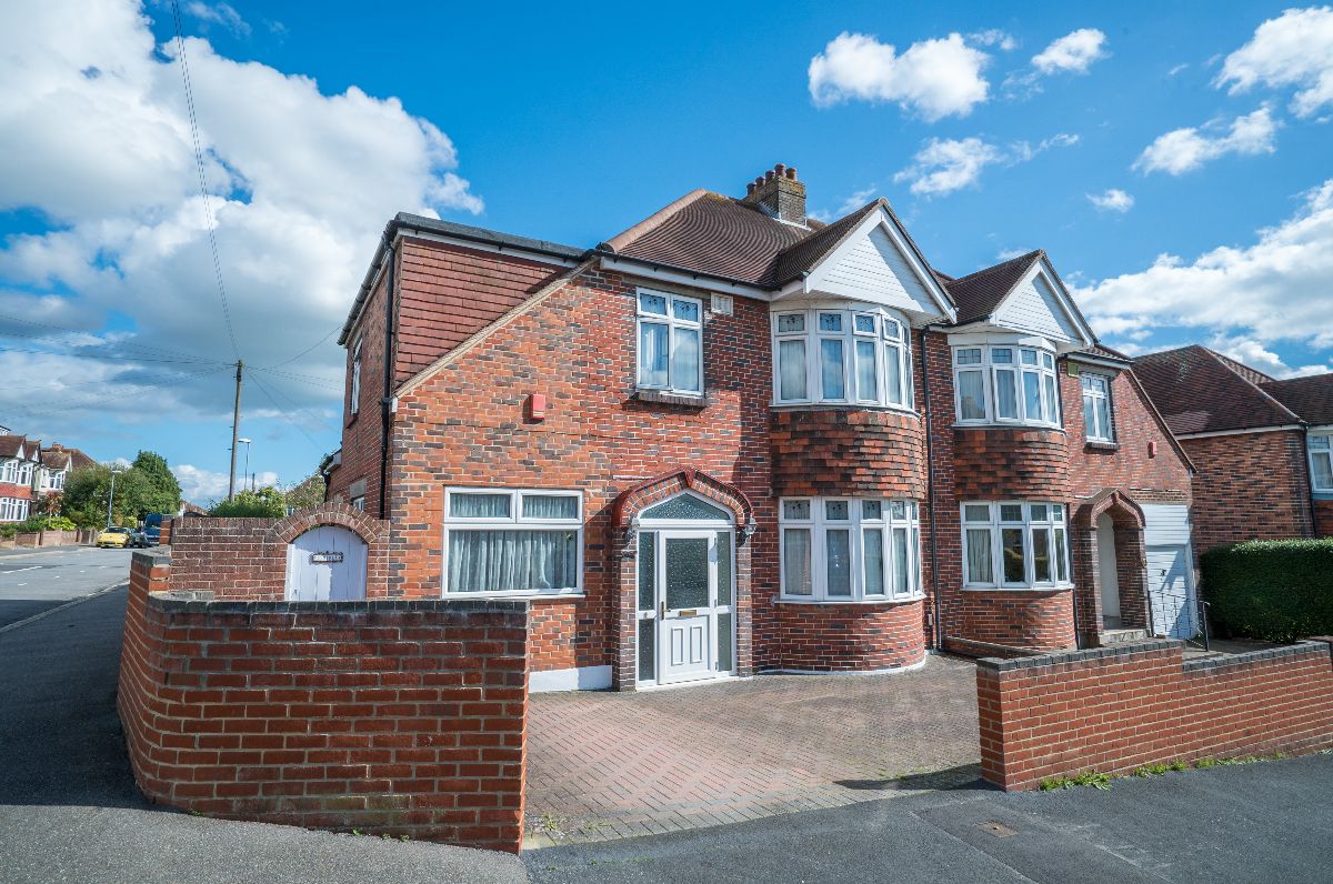 Widley Road, Cosham, PO6 2DT A.J.Eyre and Sons