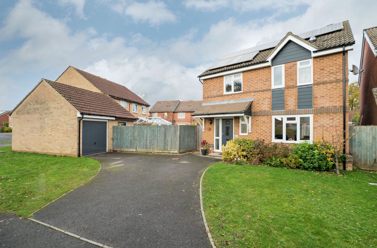 Redshank Road, Horndean, PO8 9EG A.J.Eyre and Sons