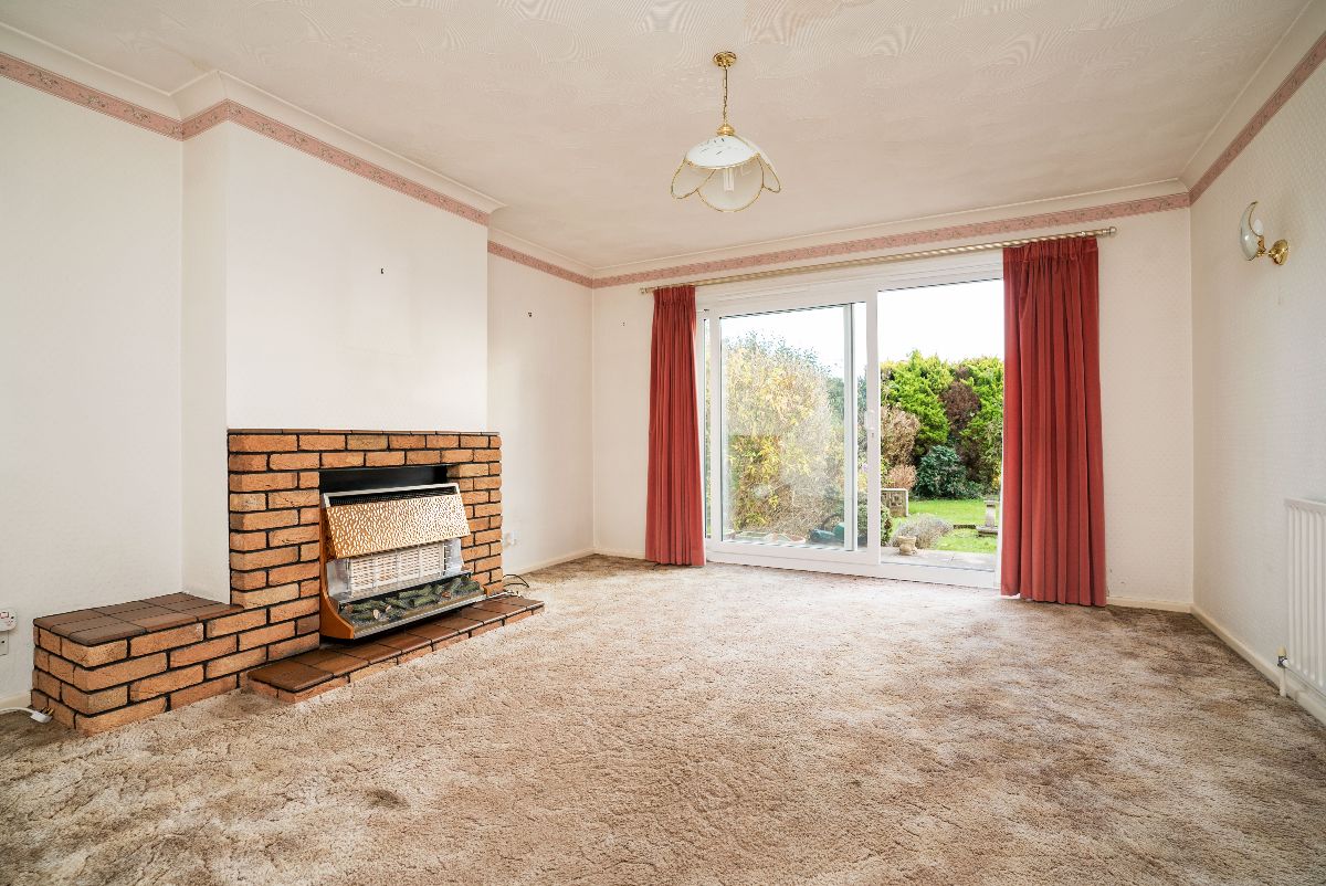 Sunnymead Drive, Waterlooville, Hampshire, PO7 6BU A.J.Eyre and Sons