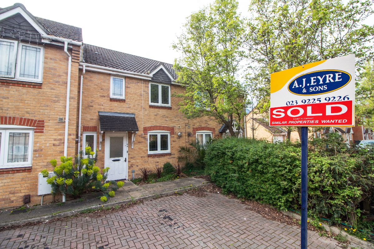 Grebe Close, Cowplain, PO8 9UU A.J.Eyre and Sons