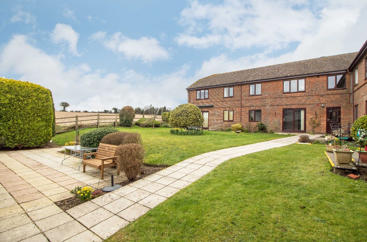 Swallow Court, Clanfield, Waterlooville, PO8 0SX A.J.Eyre and Sons