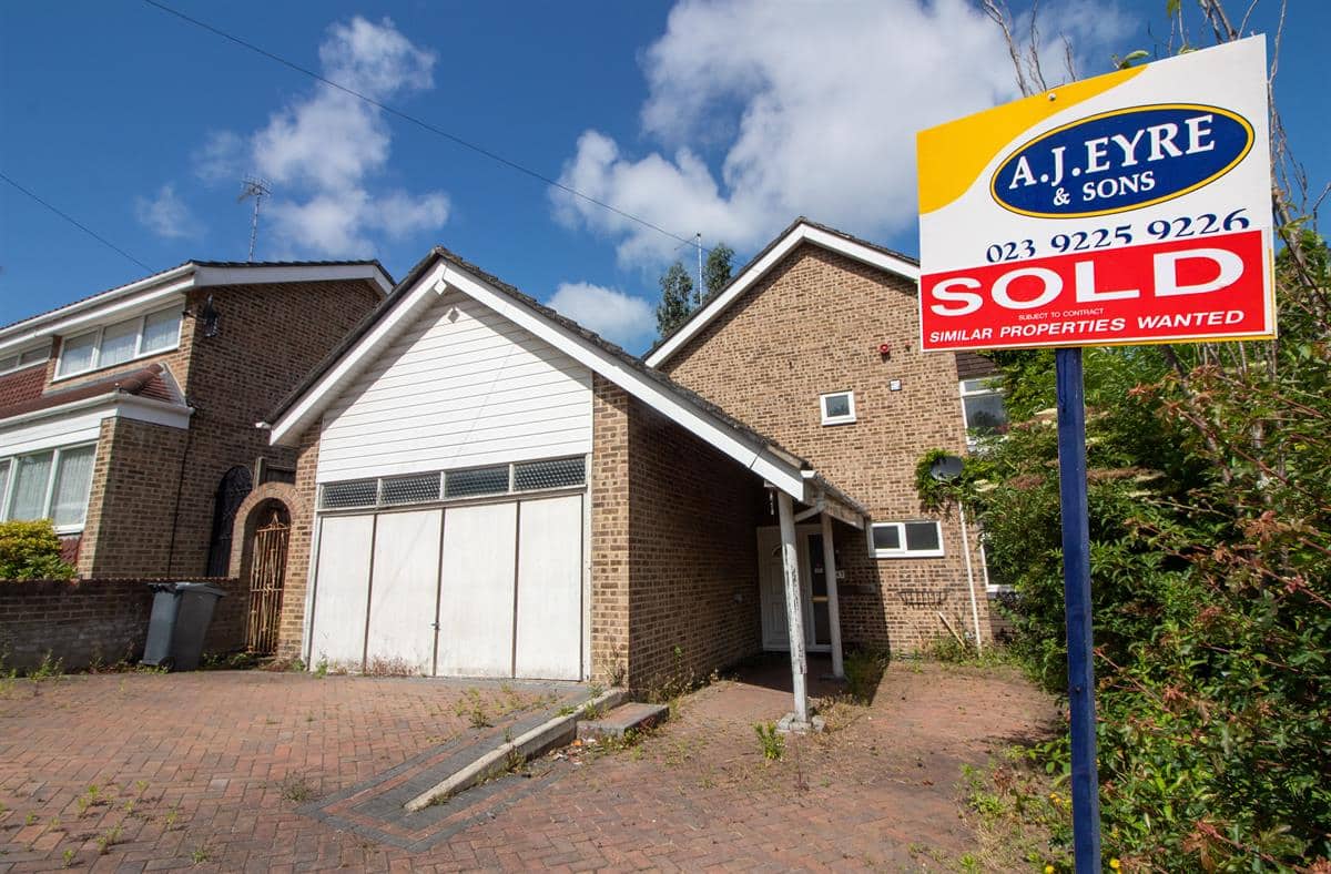 Hurstville Drive, Waterlooville, PO7 7NE A.J.Eyre and Sons