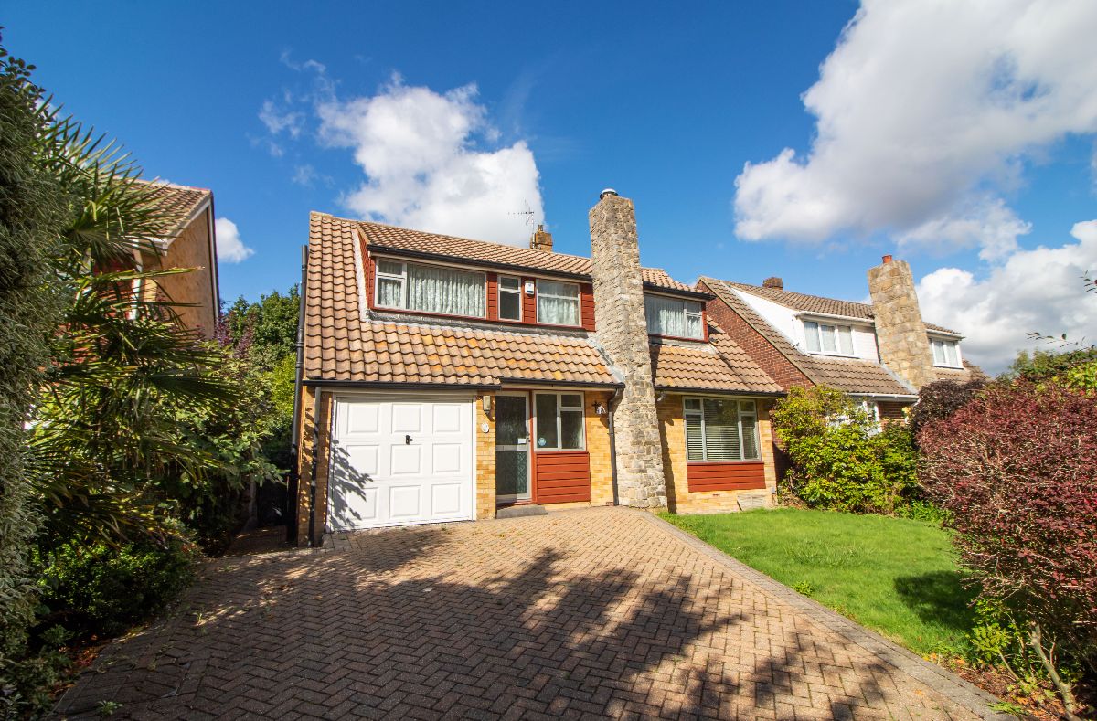 The Glade, Waterlooville, PO7 7PD A.J.Eyre and Sons