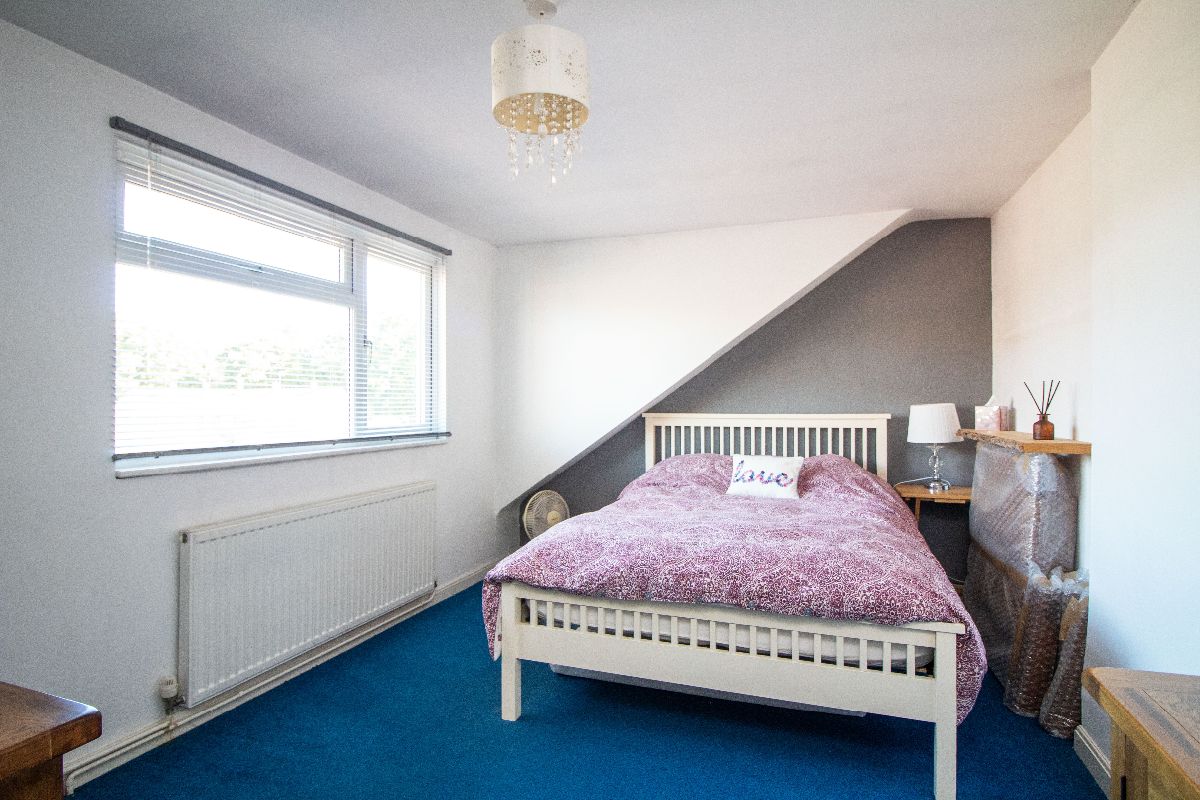 Cherry Tree Avenue, Cowplain, Waterlooville, PO8 8AP A.J.Eyre and Sons