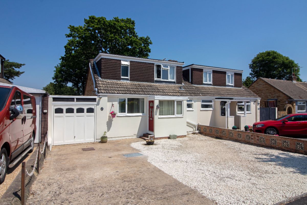 Silverdale Drive, Waterlooville, PO7 6DX A.J.Eyre and Sons