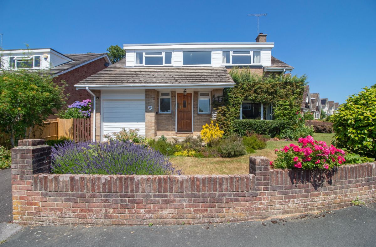 Goodwood Close, Cowplain, PO8 8BG A.J.Eyre and Sons