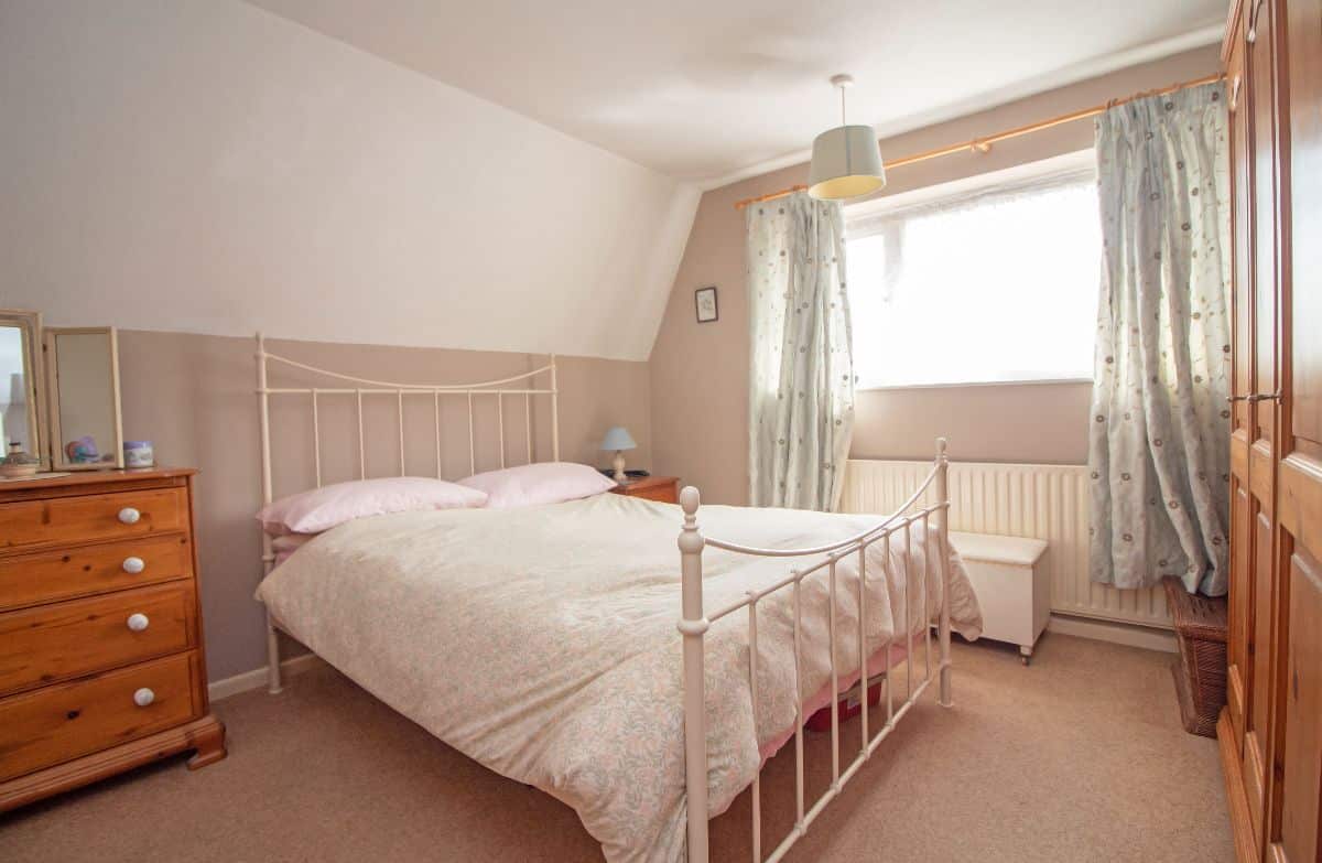 Milbeck Close, Cowplain, PO8 8EP A.J.Eyre and Sons