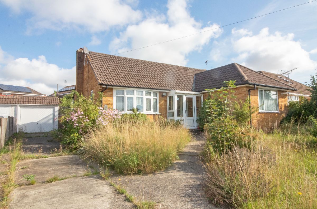 South Road, Horndean, PO8 0EN A.J.Eyre and Sons