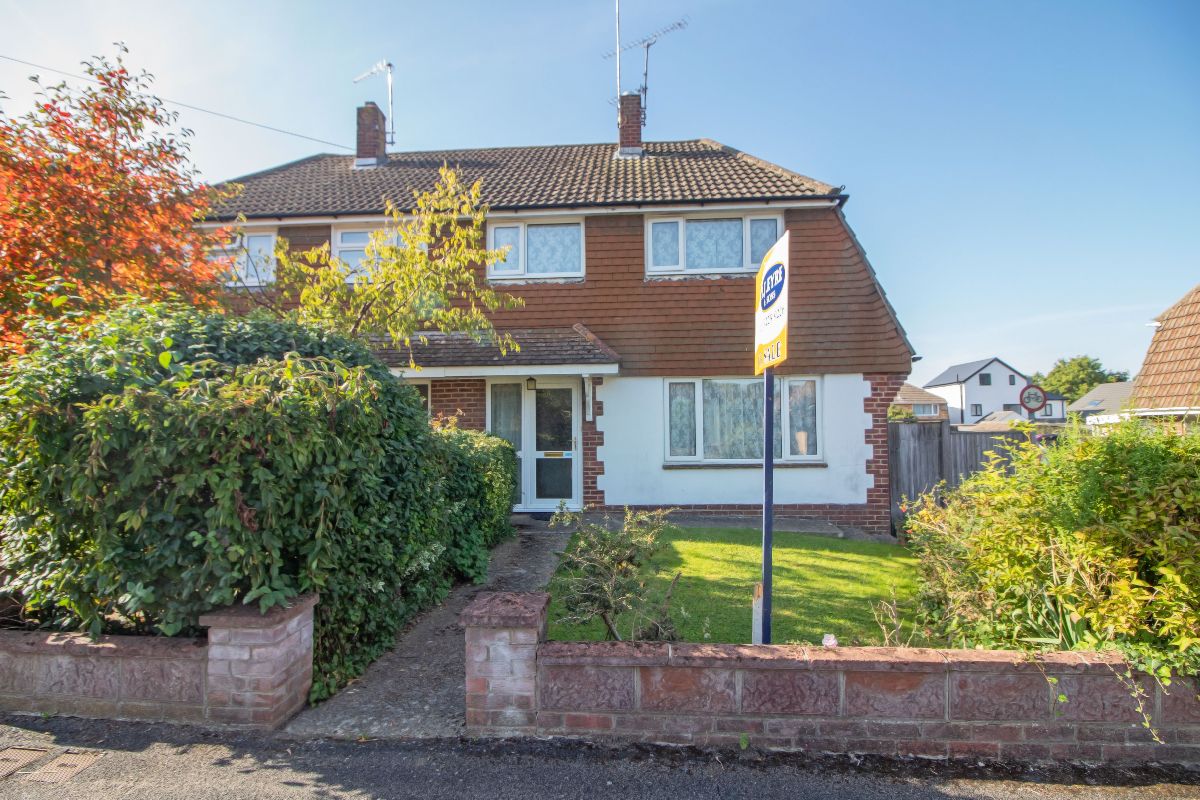 Milbeck Close, Cowplain, PO8 8EP A.J.Eyre and Sons