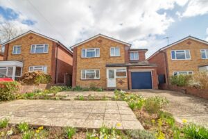 Frogmore Lane, Lovedean, PO8 9QL