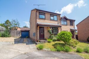 Lovage Way, Horndean, PO8 0JG