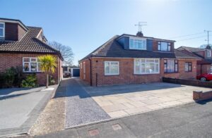 Yew Tree Avenue, Cowplain, PO8 8AJ