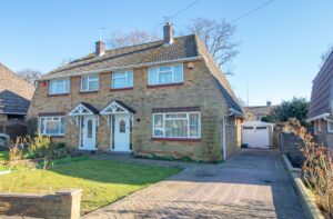 Chaplains Avenue, Cowplain, PO8 8QH