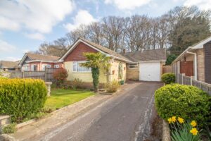 Greenfield Crescent, Cowplain, PO8 9EH