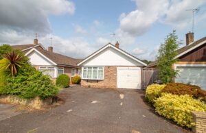 Masefield Crescent, Cowplain, PO8 8JT