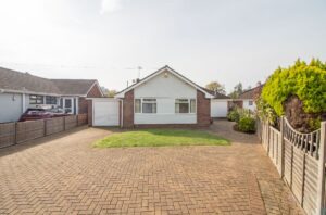 Dorset Close, Horndean, PO8 9JG