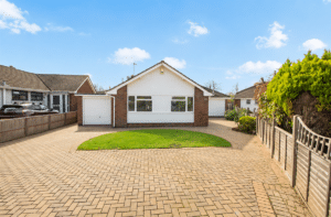 Dorset Close, Horndean, PO8 9JG