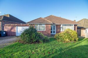 Hazleton Way, Cowplain, PO8 9BP