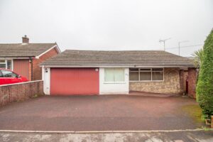 Hazleton Way, Horndean, PO8 9DX