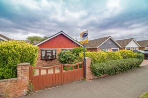 Milton Road, Cowplain, PO8 8JY