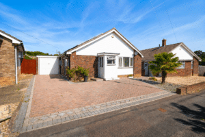 Mapletree Avenue, Horndean, PO8 9BN